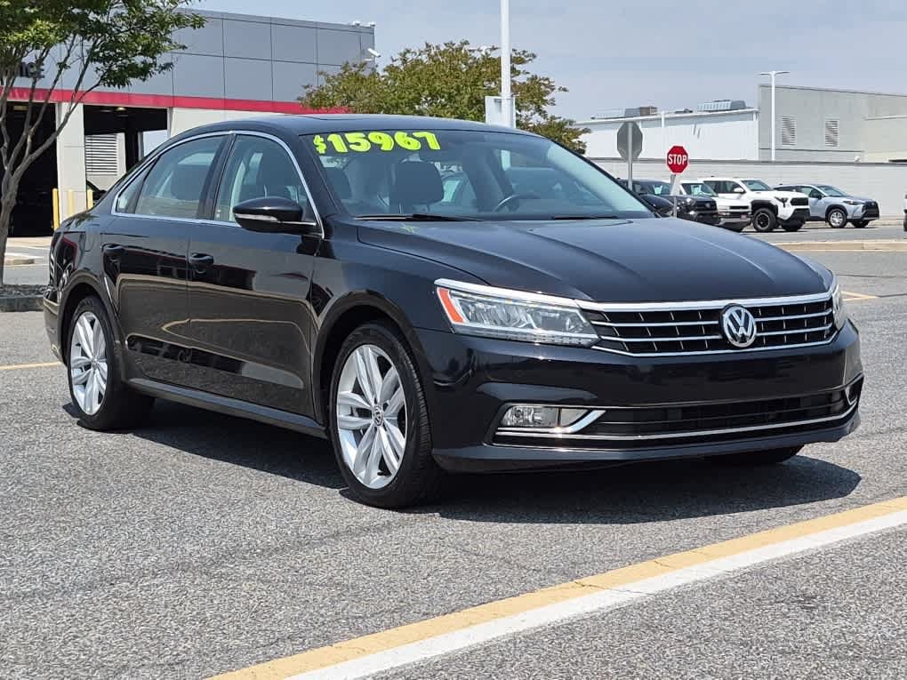Used 2018 Volkswagen Passat SE with VIN 1VWBA7A30JC042639 for sale in Milford, DE
