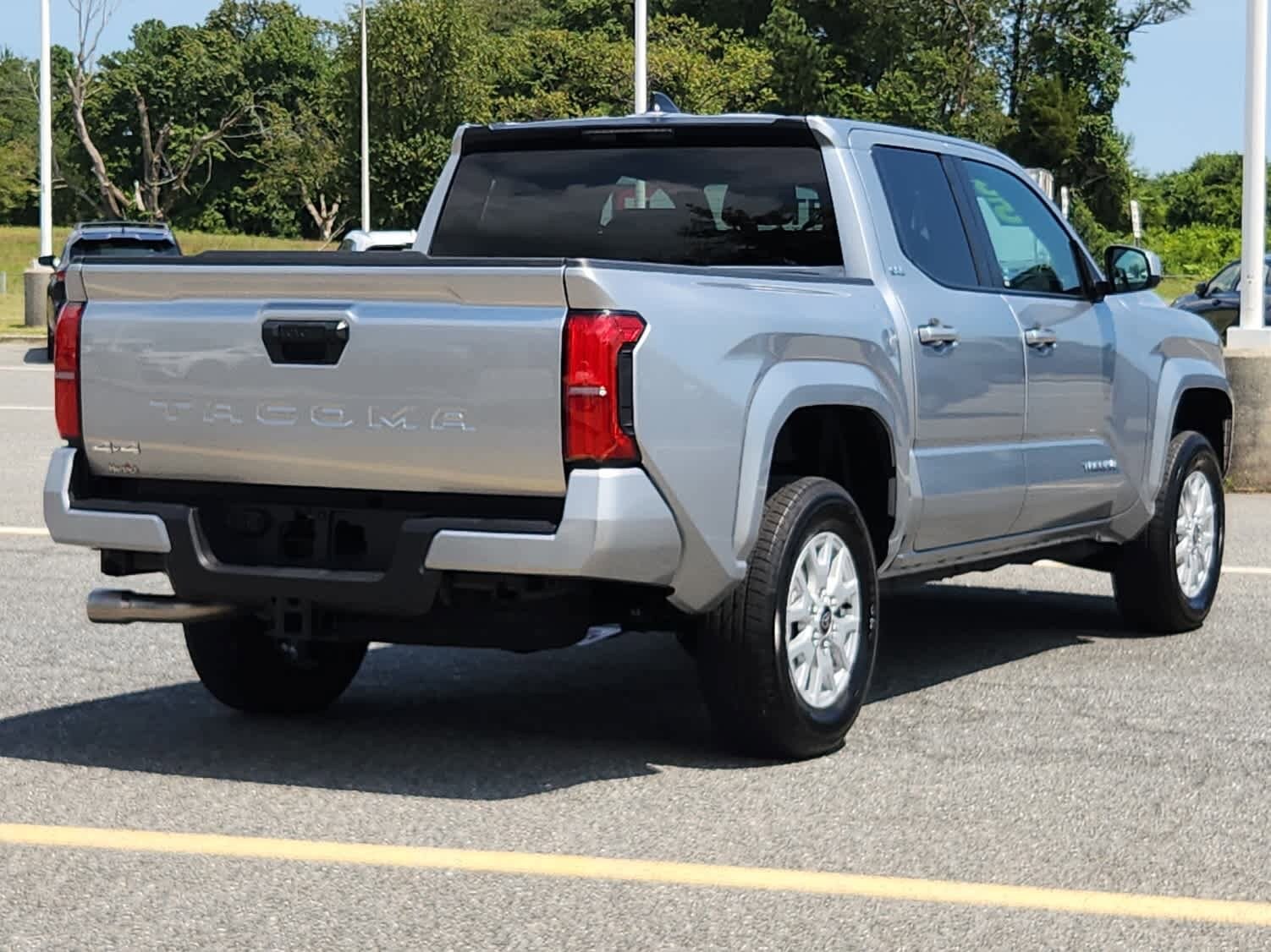 2025 Toyota Tacoma SR5 Double Cab photo 3