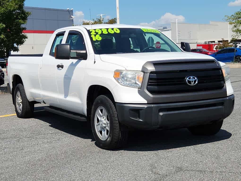 Used 2016 Toyota Tundra SR with VIN 5TFCY5F19GX019831 for sale in Milford, DE