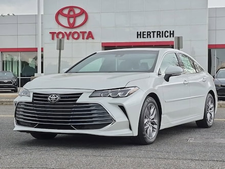 2021 Toyota Avalon XLE Car