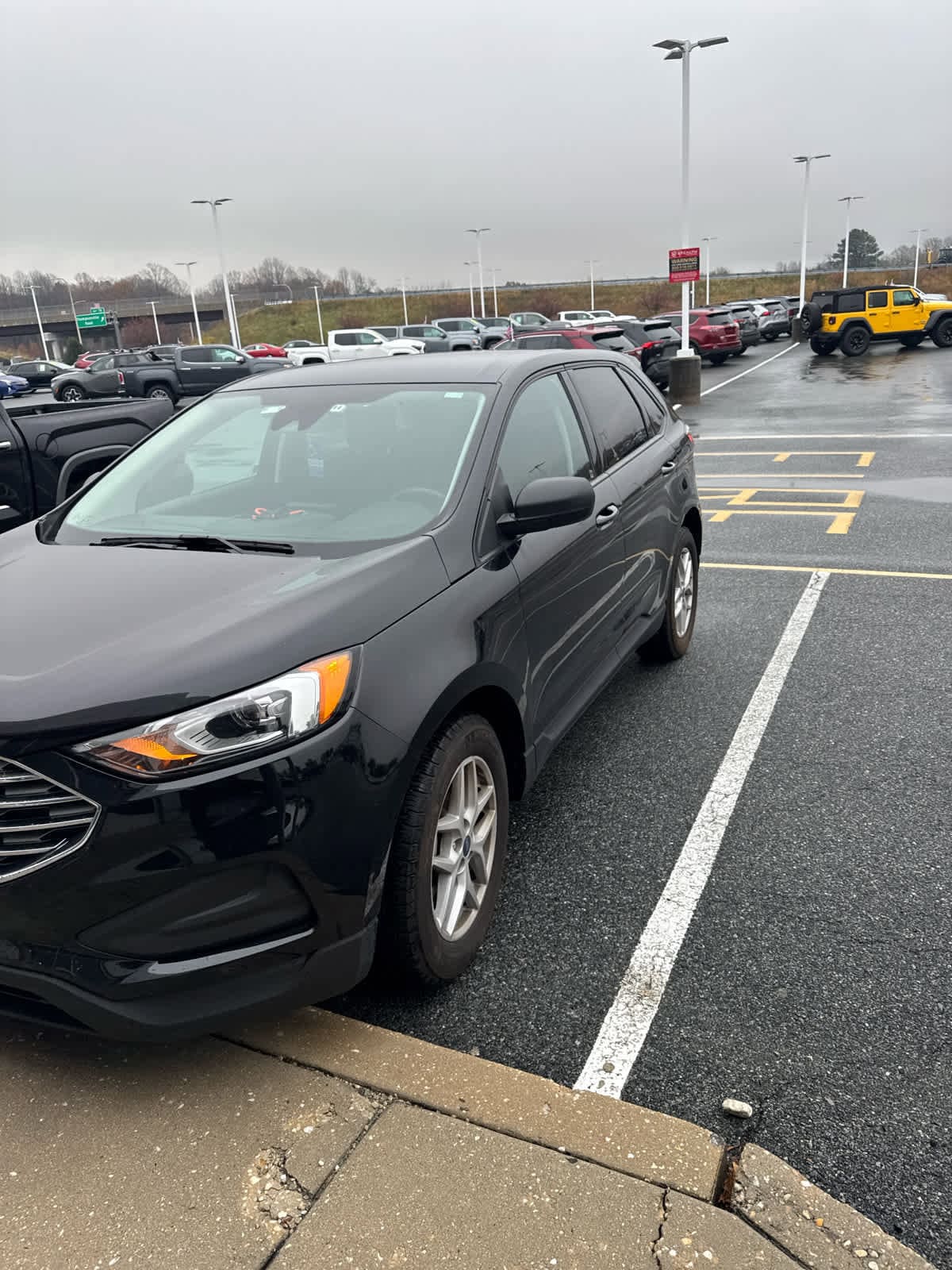 2021 Ford Edge SE