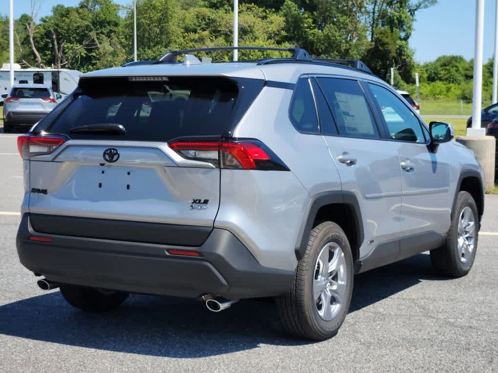 2025 Toyota RAV4 Hybrid XLE Sport photo 2