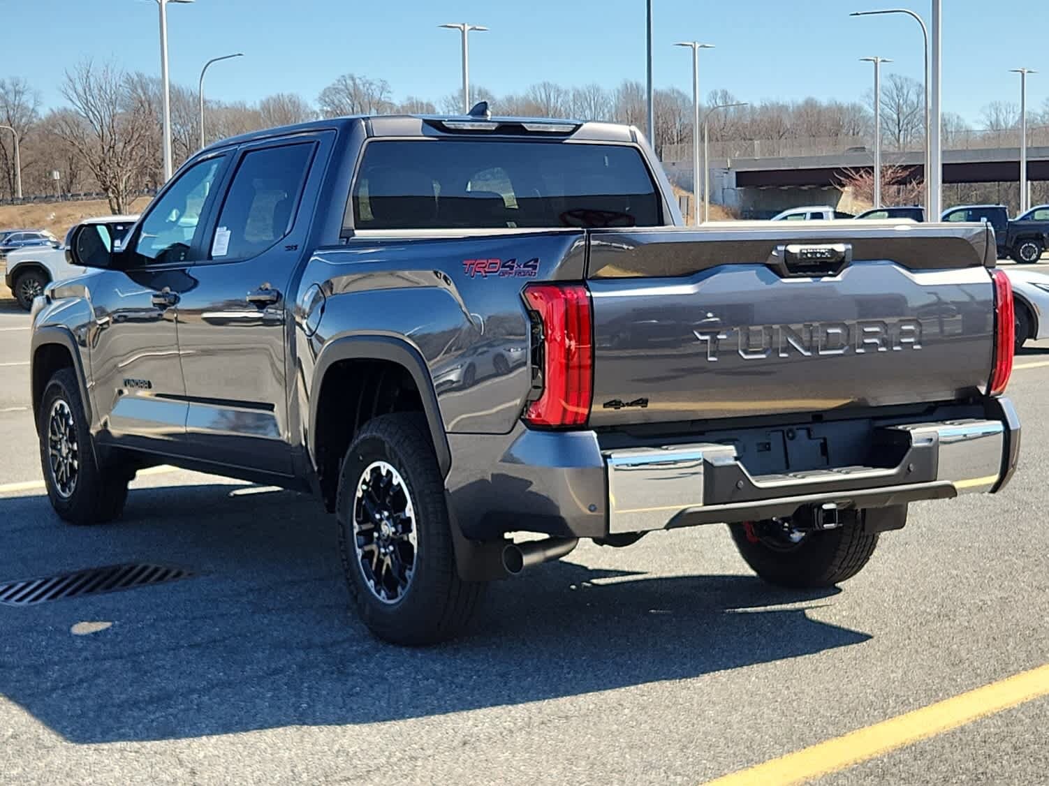 2025 Toyota Tundra SR5 CrewMax photo 4
