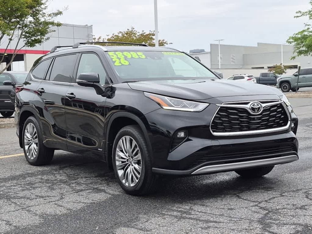 Used 2026 Toyota Highlander Hybrid Platinum Sport Utility
