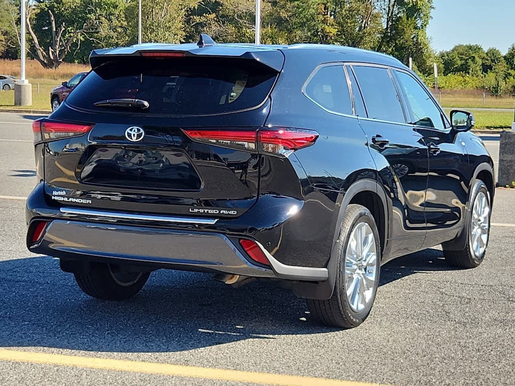 Used 2023 Toyota Highlander Limited Sport Utility