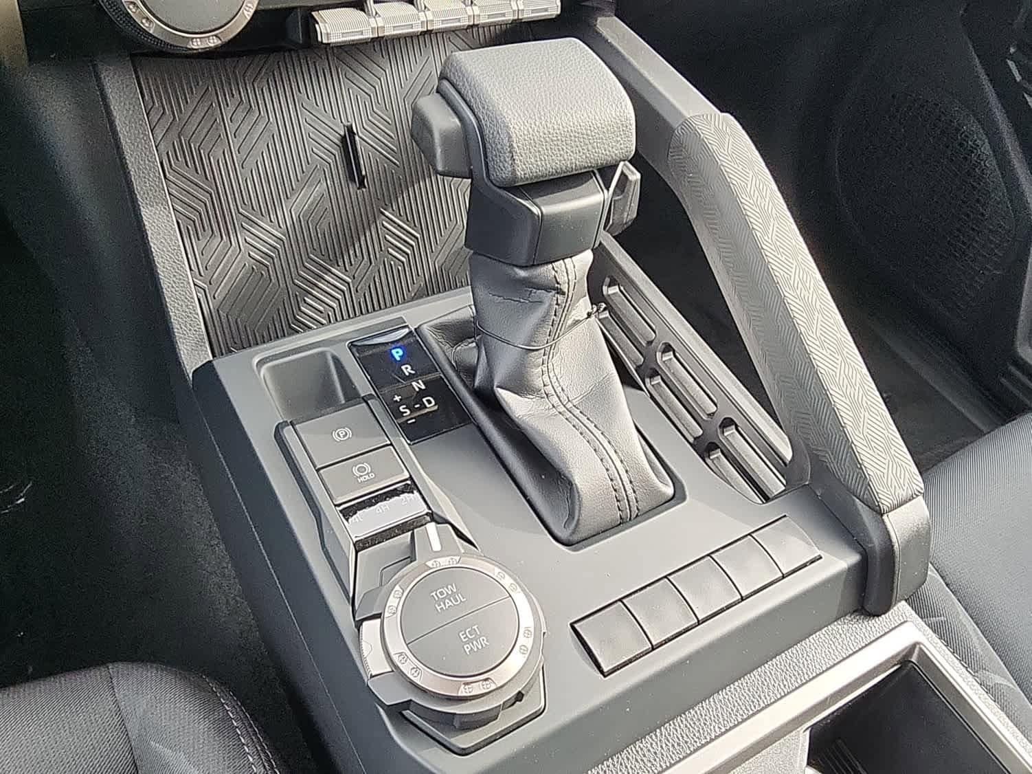 2025 Toyota Tacoma SR5 - Photo 10