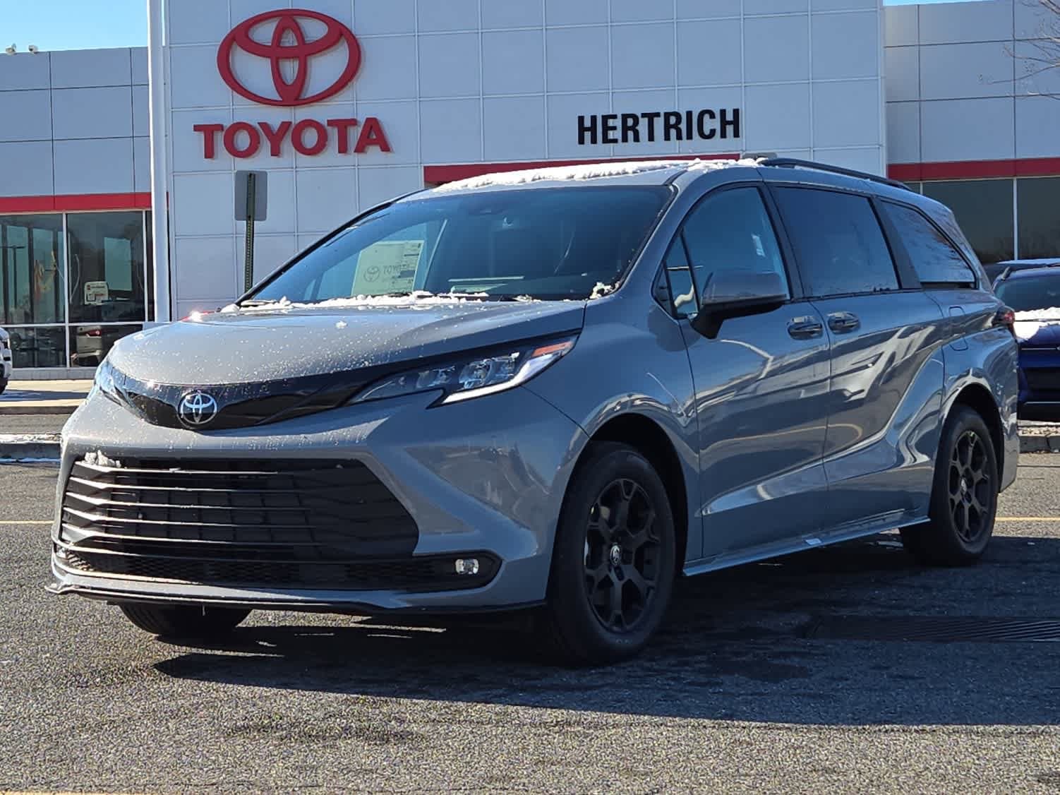 2026 Toyota Sienna Woodland Edition's photo