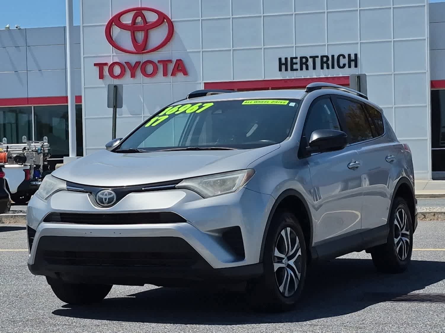 2017 Toyota RAV4 LE