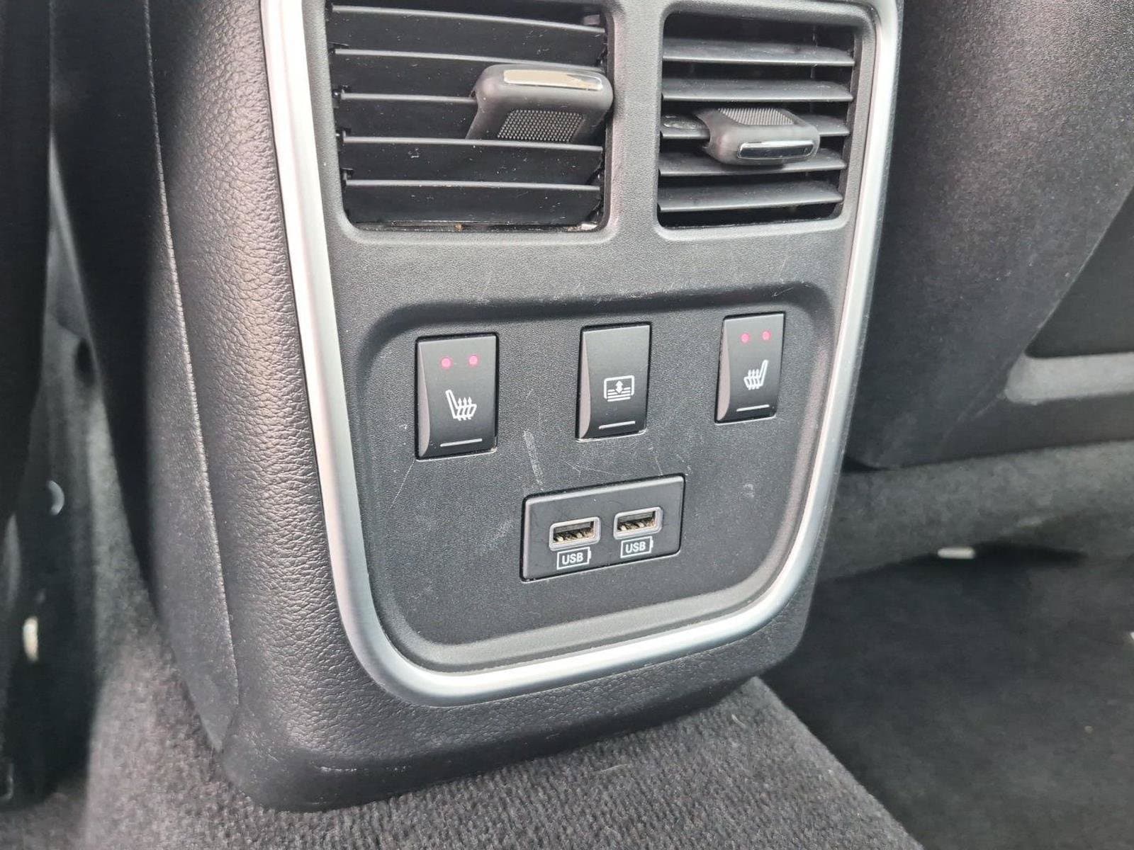 2023 Chrysler 300 Touring L - Photo 8
