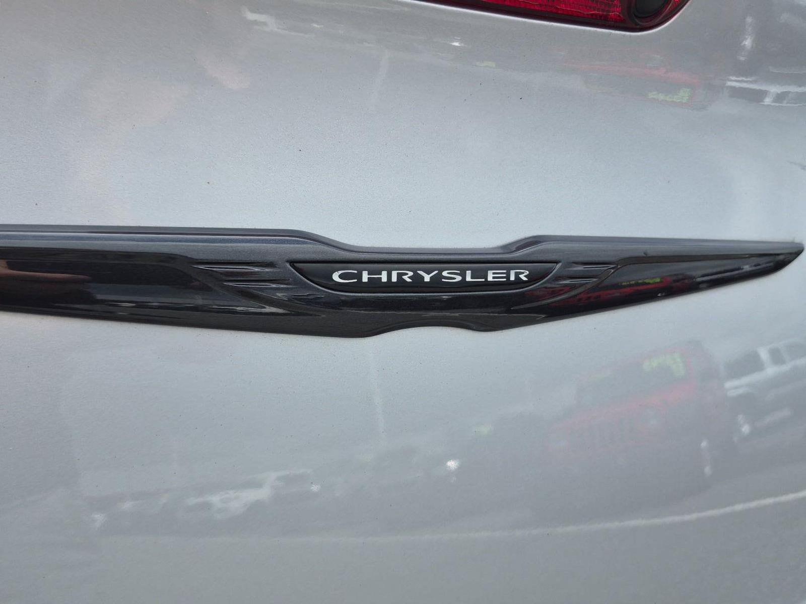 2023 Chrysler 300 Touring L - Photo 20