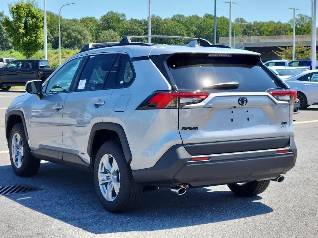 2025 Toyota RAV4 Hybrid XLE Sport photo 3