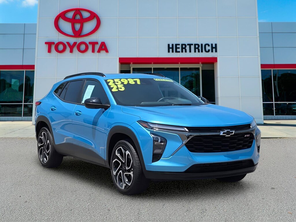 Used 2025 Chevrolet Trax 2RS Sport Utility Vehicle