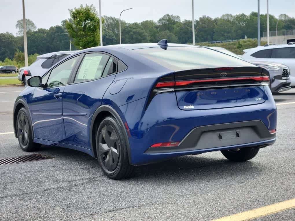 2023 Toyota Prius LE photo 4