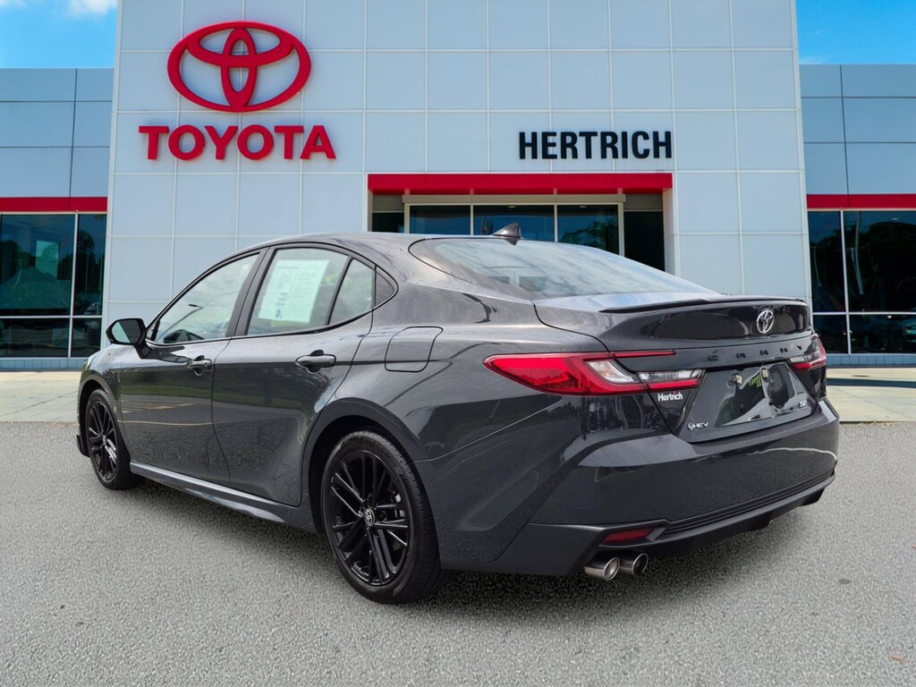 Used 2025 Toyota Camry SE Sedan