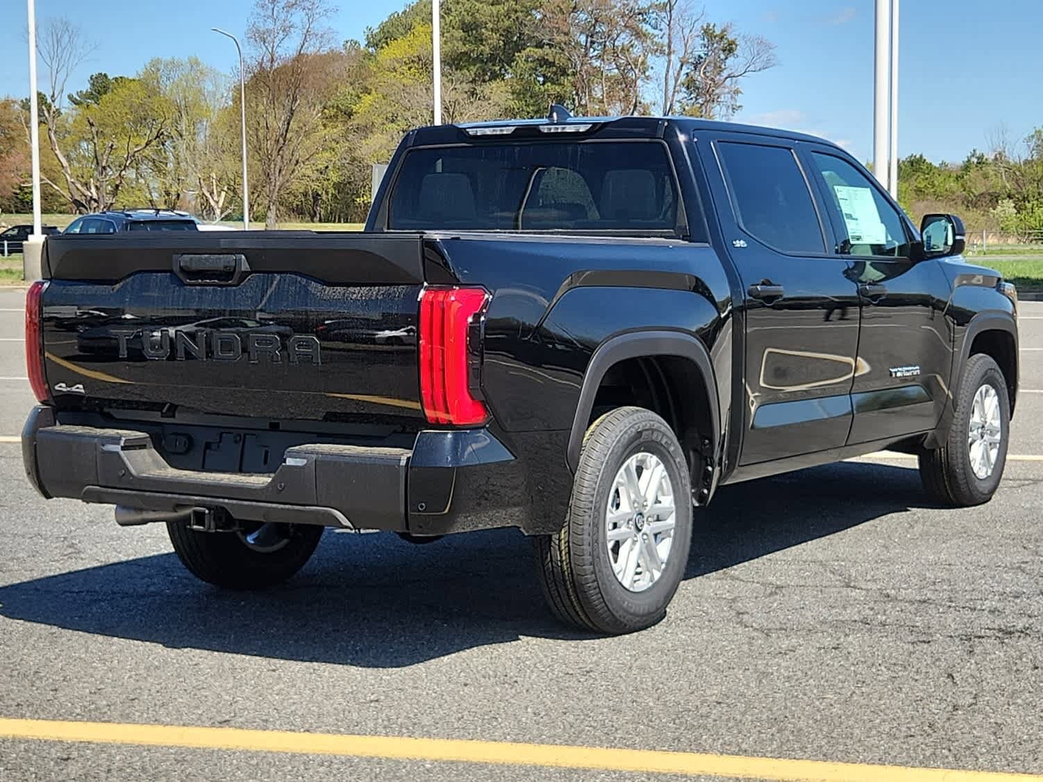2025 Toyota Tundra SR5 CrewMax photo 3