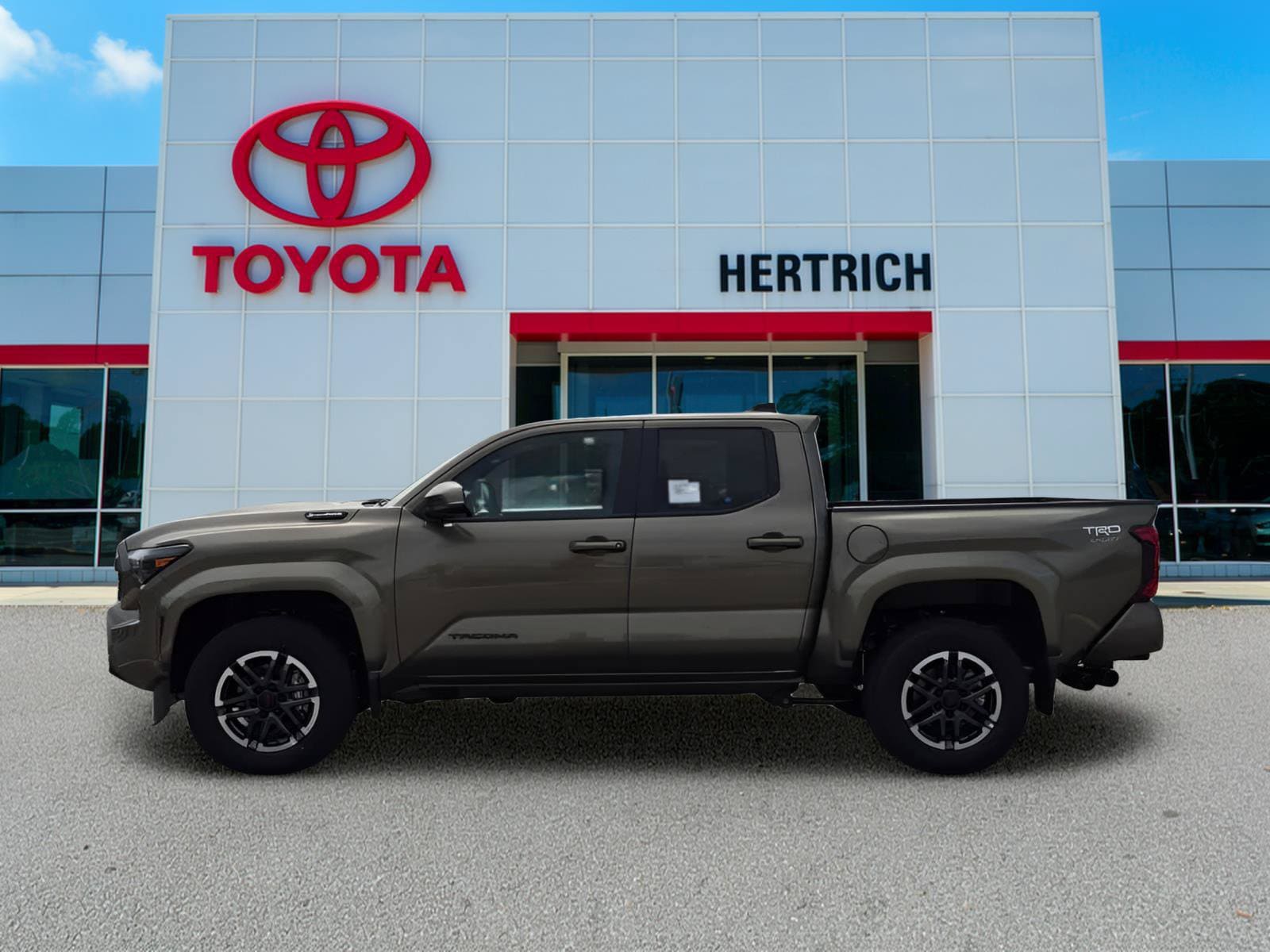 2026 Toyota Tacoma TRD Sport - Photo 9