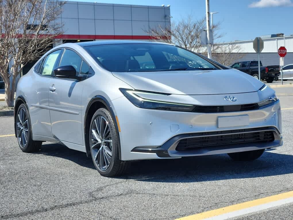 2025 Toyota Prius XLE photo 2