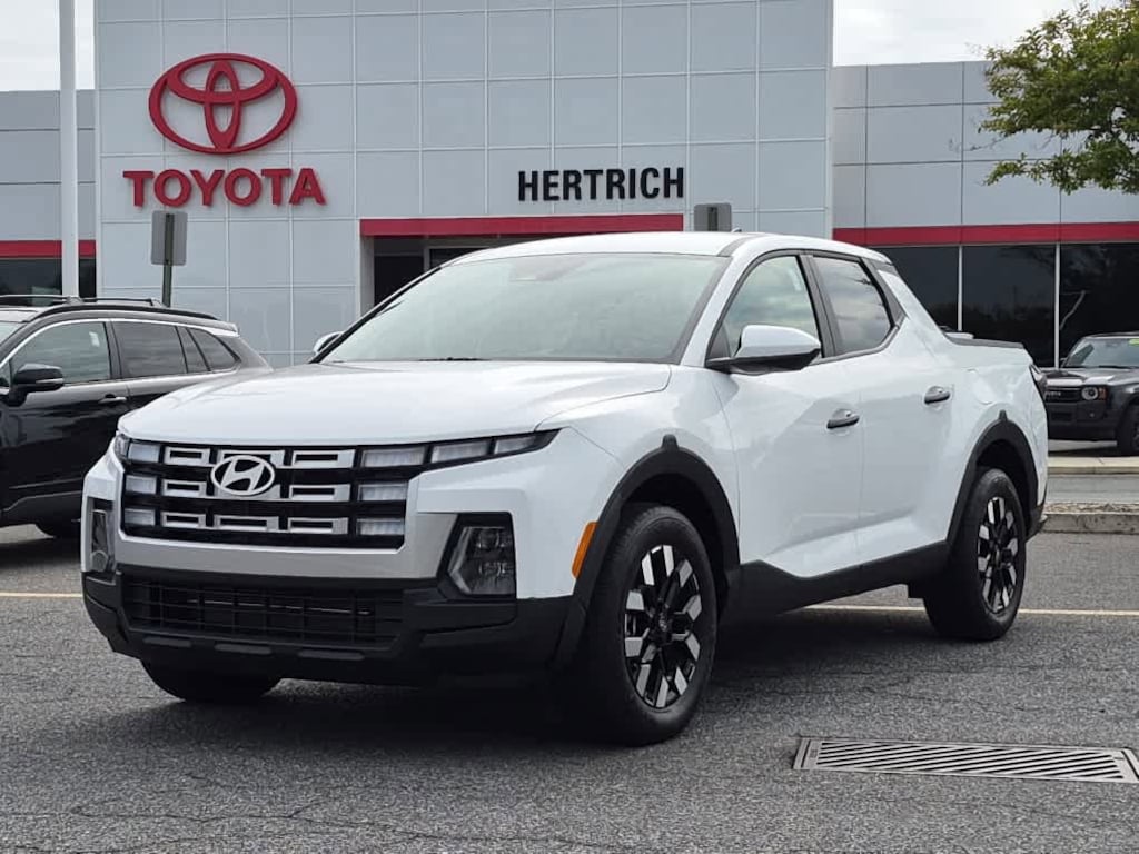 Used 2025 Hyundai Santa Cruz SE AWD Truck
