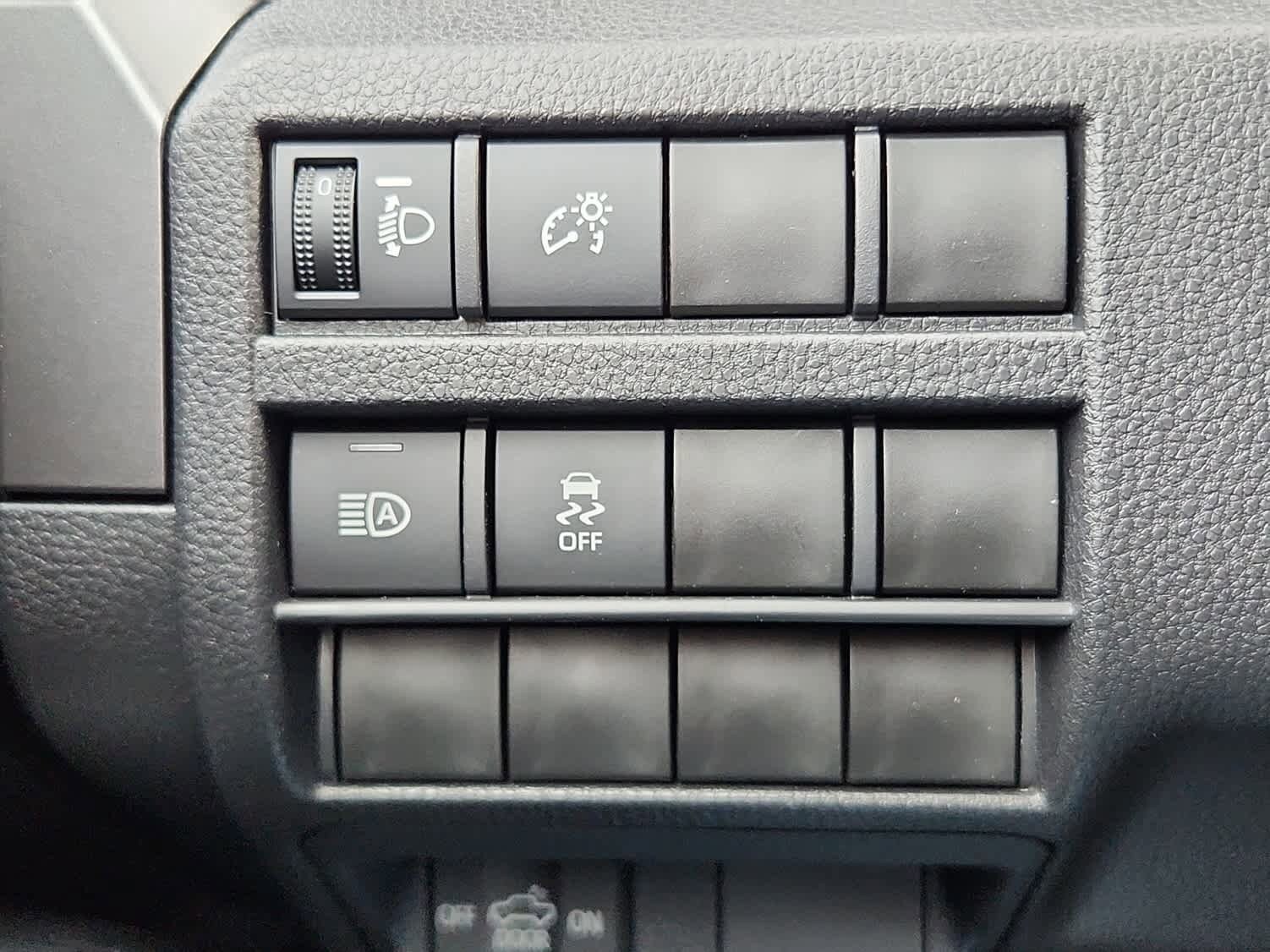 2025 Toyota Tacoma SR5 - Photo 14