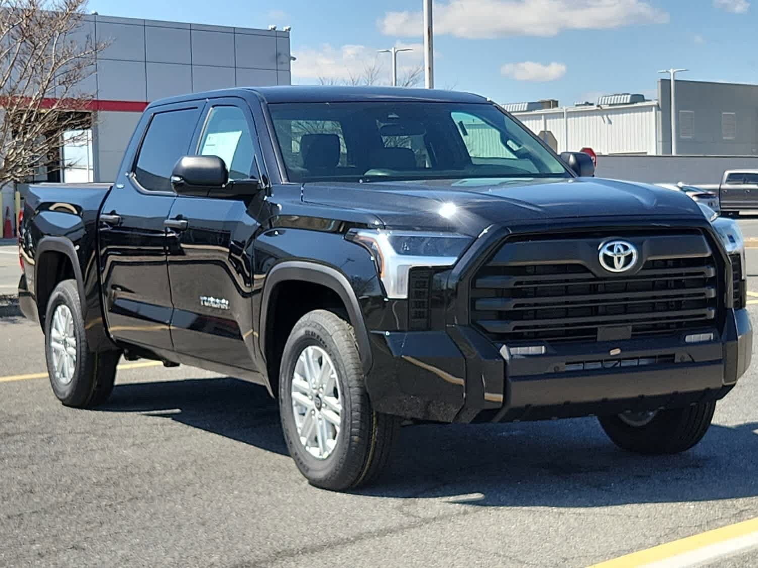 2025 Toyota Tundra SR5 CrewMax photo 2