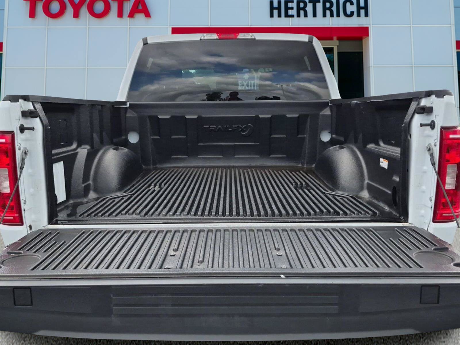 2023 Ford F-150 XLT - Photo 17