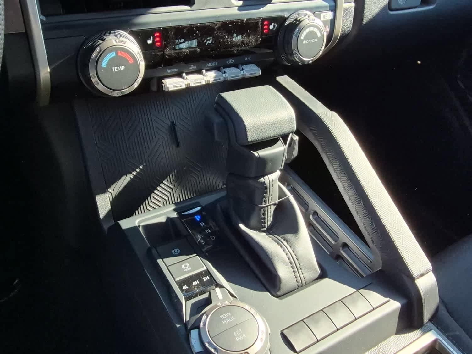 2026 Toyota Tacoma SR5 - Photo 10