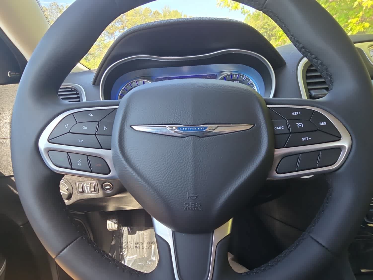 2023 Chrysler 300 Touring L - Photo 30