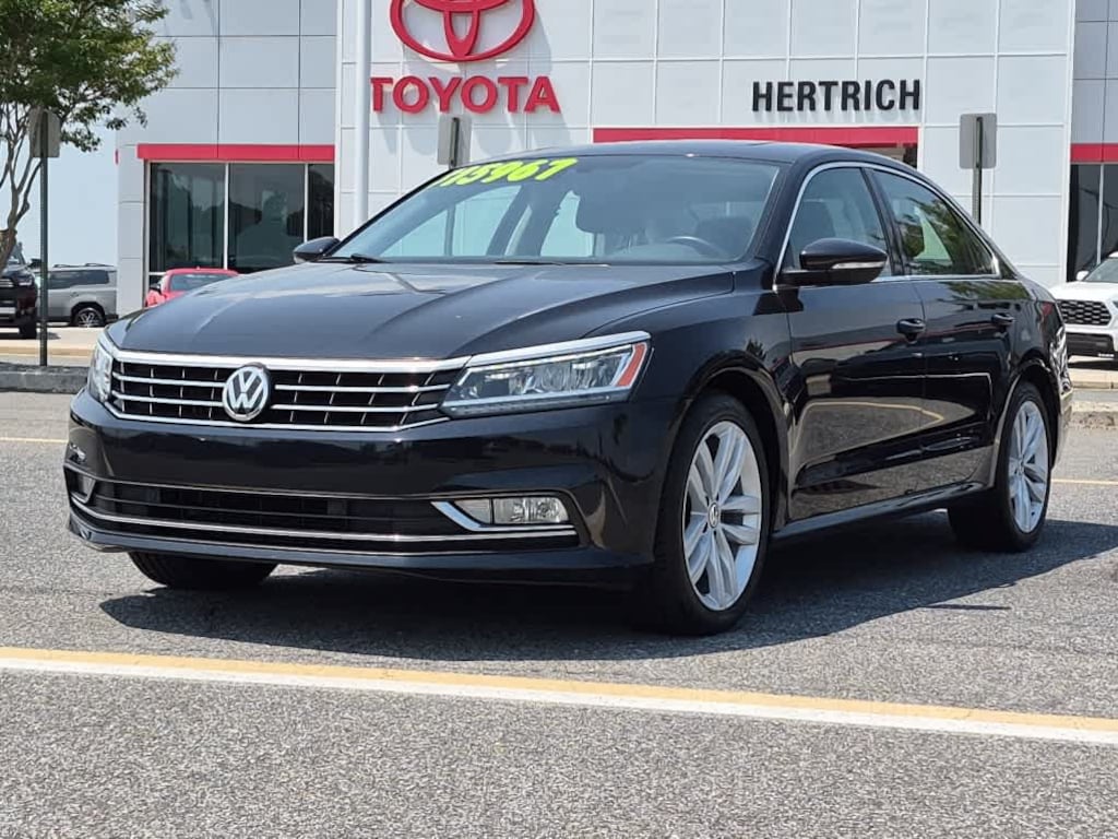Used 2018 Volkswagen Passat 2.0T SE w/Technology Car