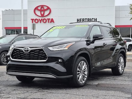 2026 Toyota Highlander Hybrid Platinum Sport Utility