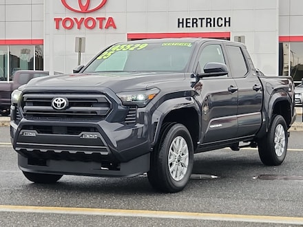 2025 Toyota Tacoma SR5 Double Cab 5 Bed AT (Natl) Truck