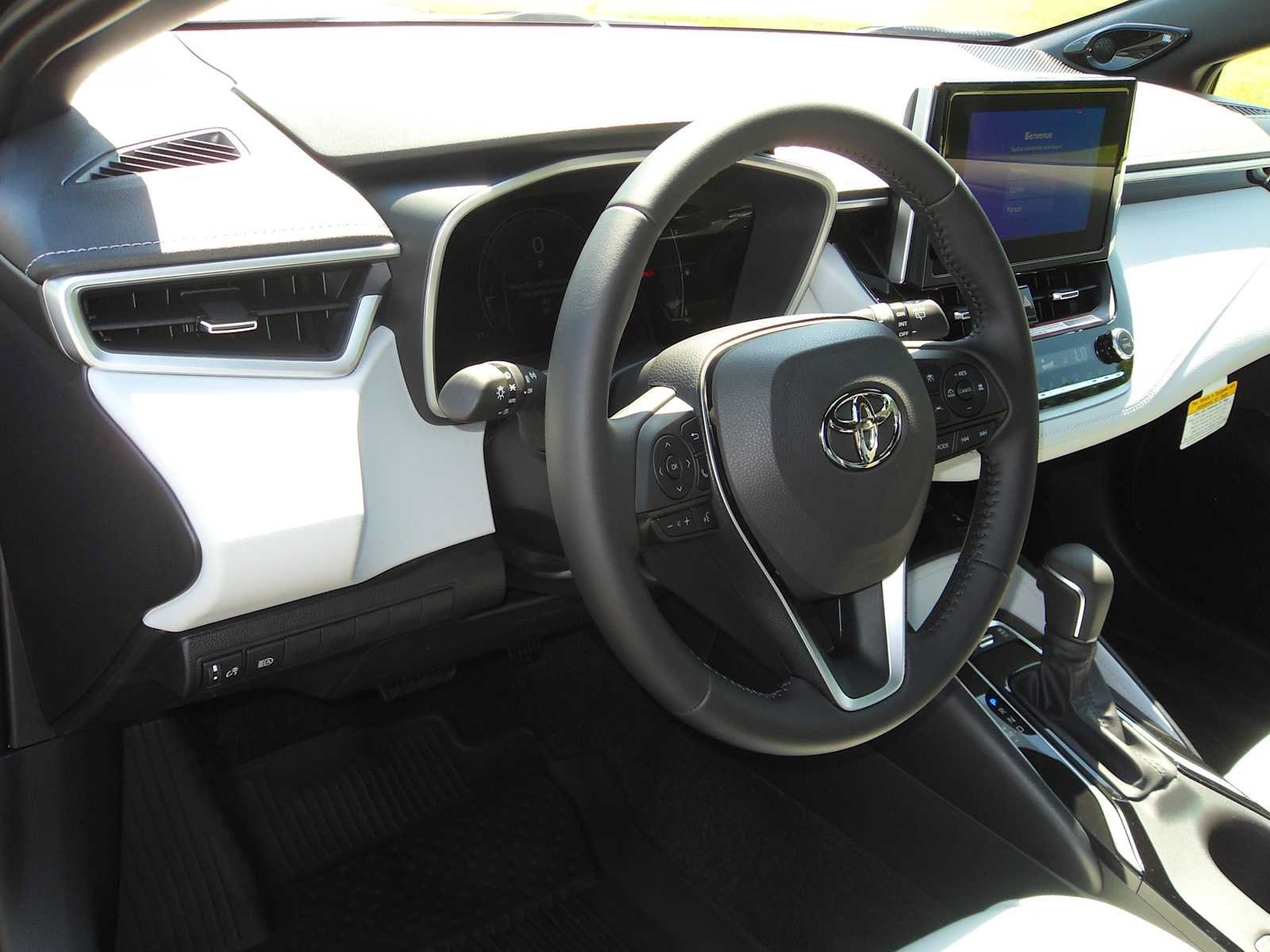 2026 Toyota Corolla Hatchback XSE - Photo 19