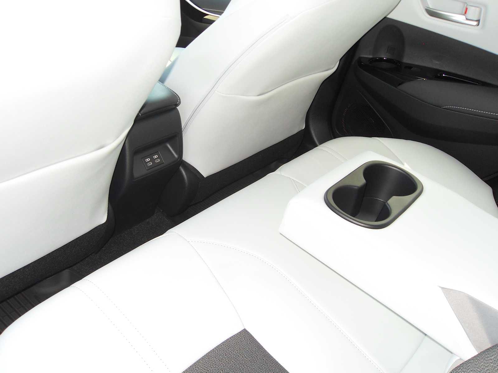 2026 Toyota Corolla Hatchback XSE - Photo 14