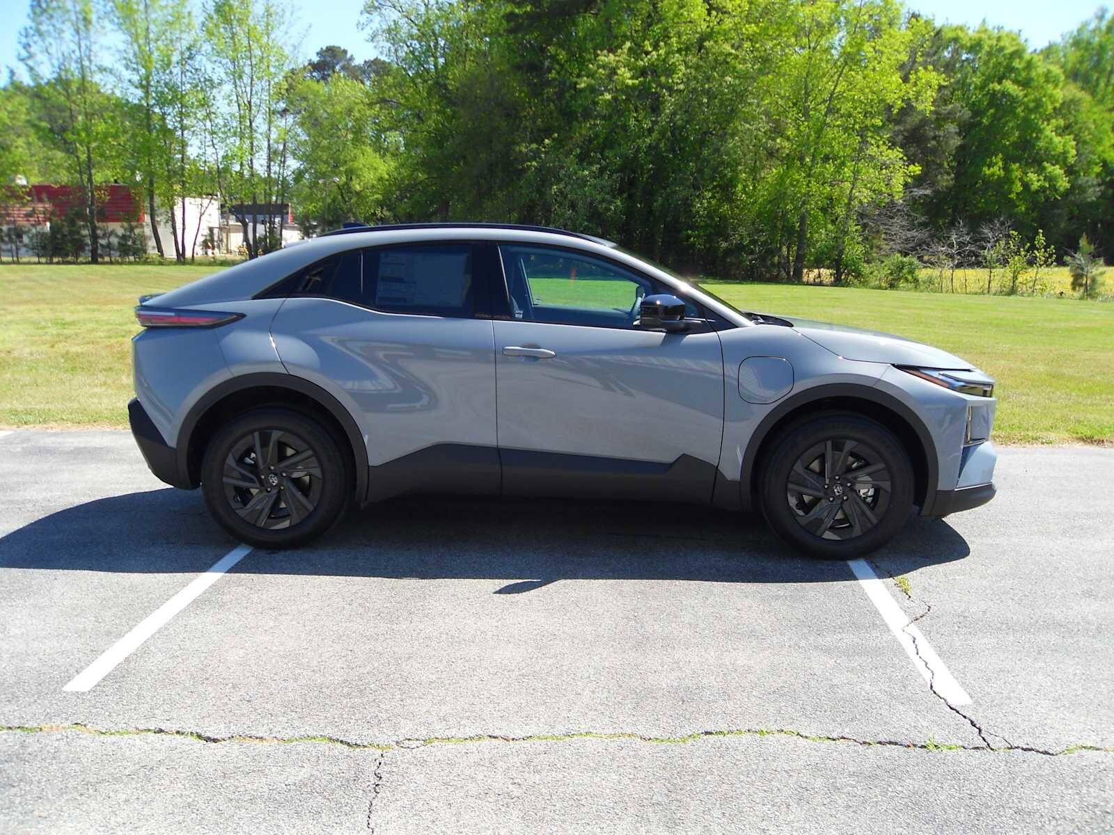 2026 Toyota C-HR SE - Photo 6