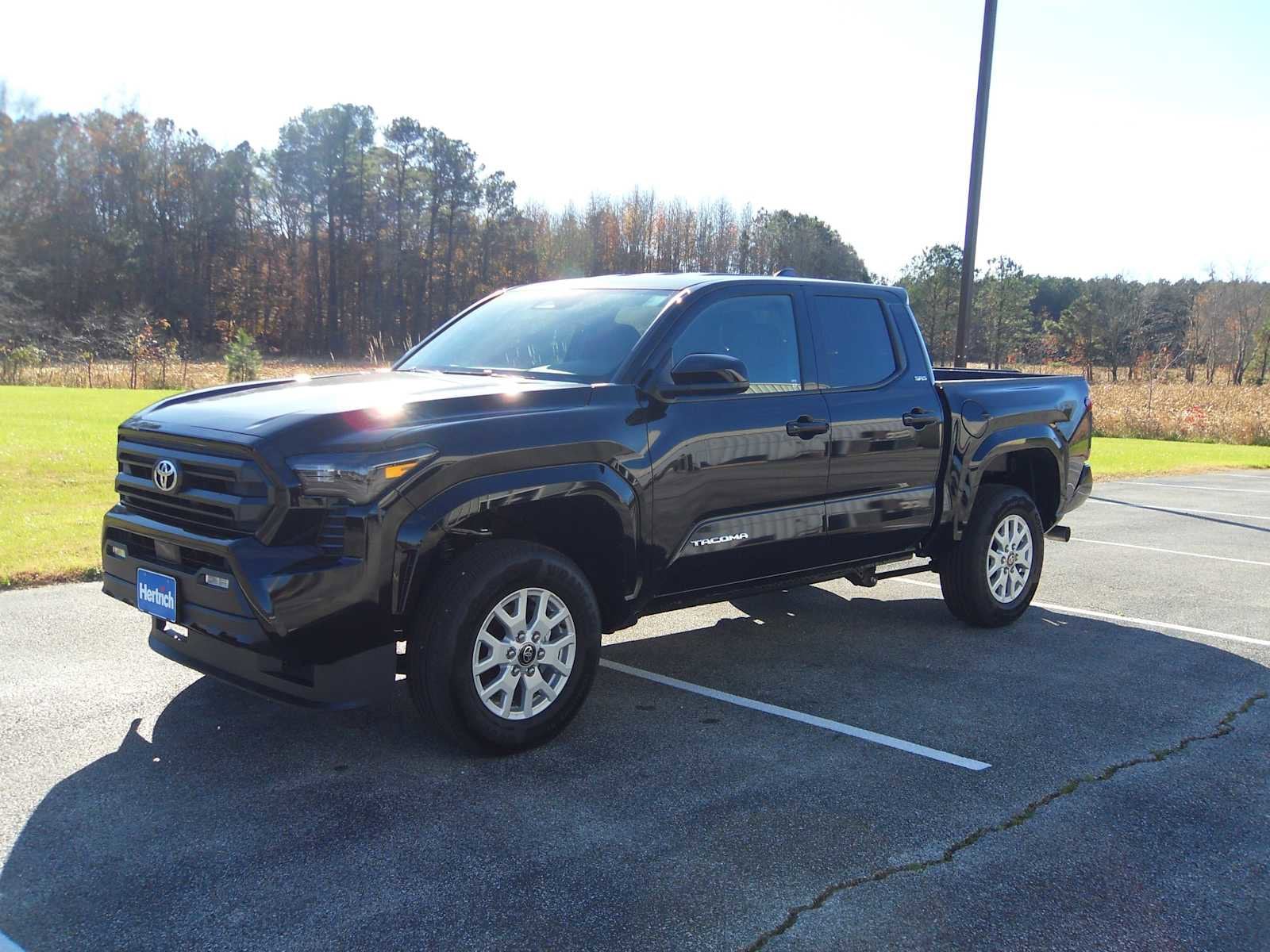 2025 Toyota Tacoma SR5's photo