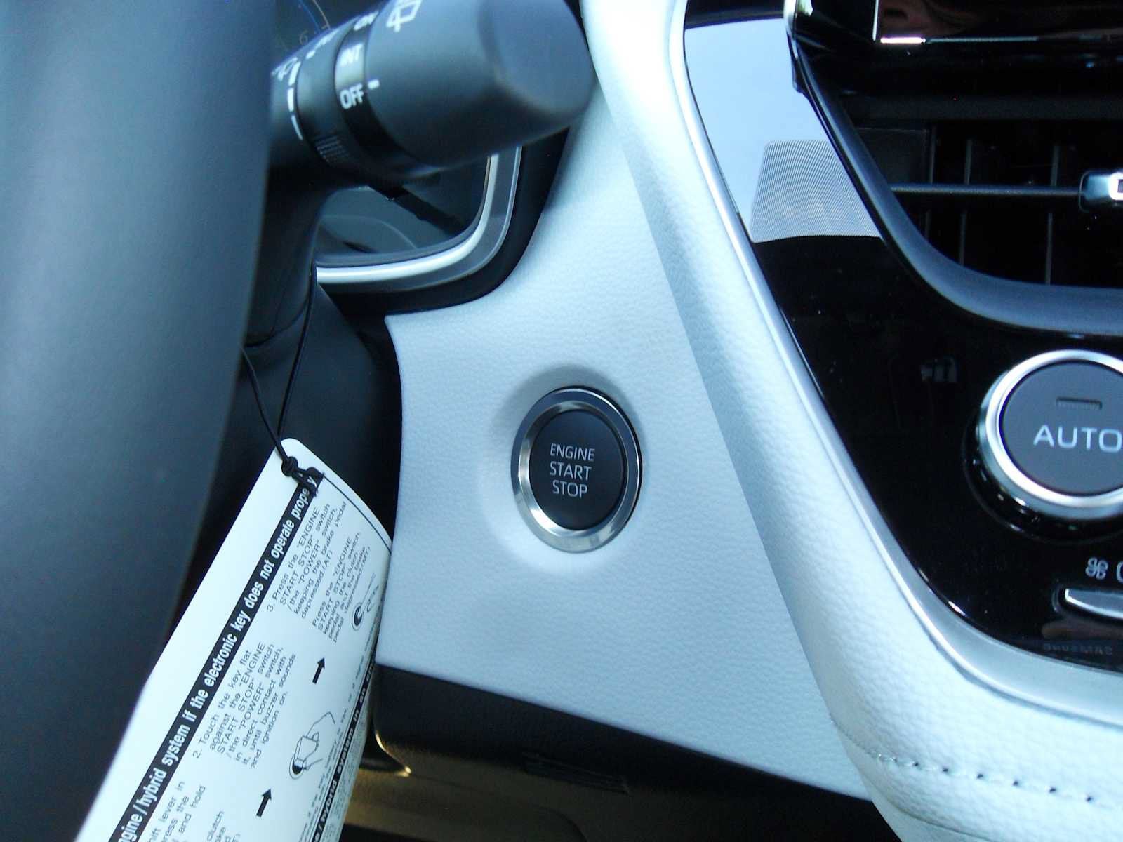 2026 Toyota Corolla Hatchback XSE - Photo 28