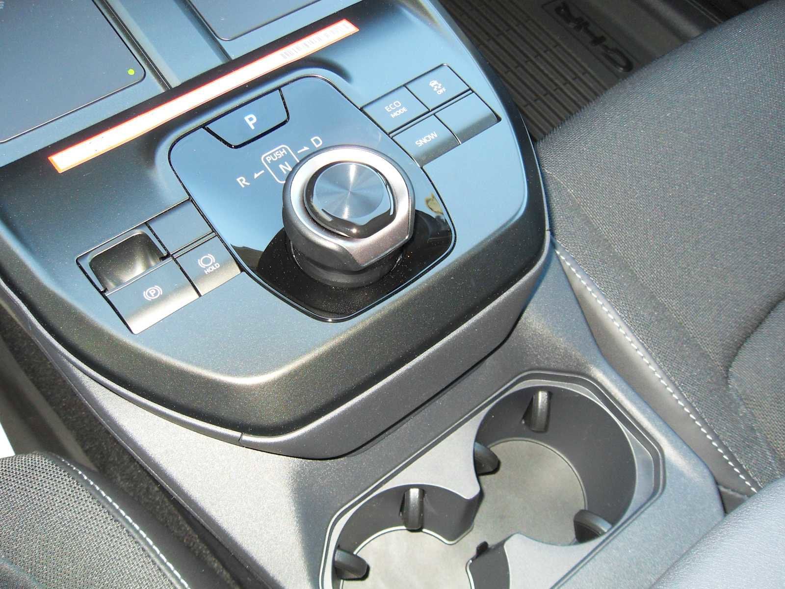 2026 Toyota C-HR SE - Photo 25