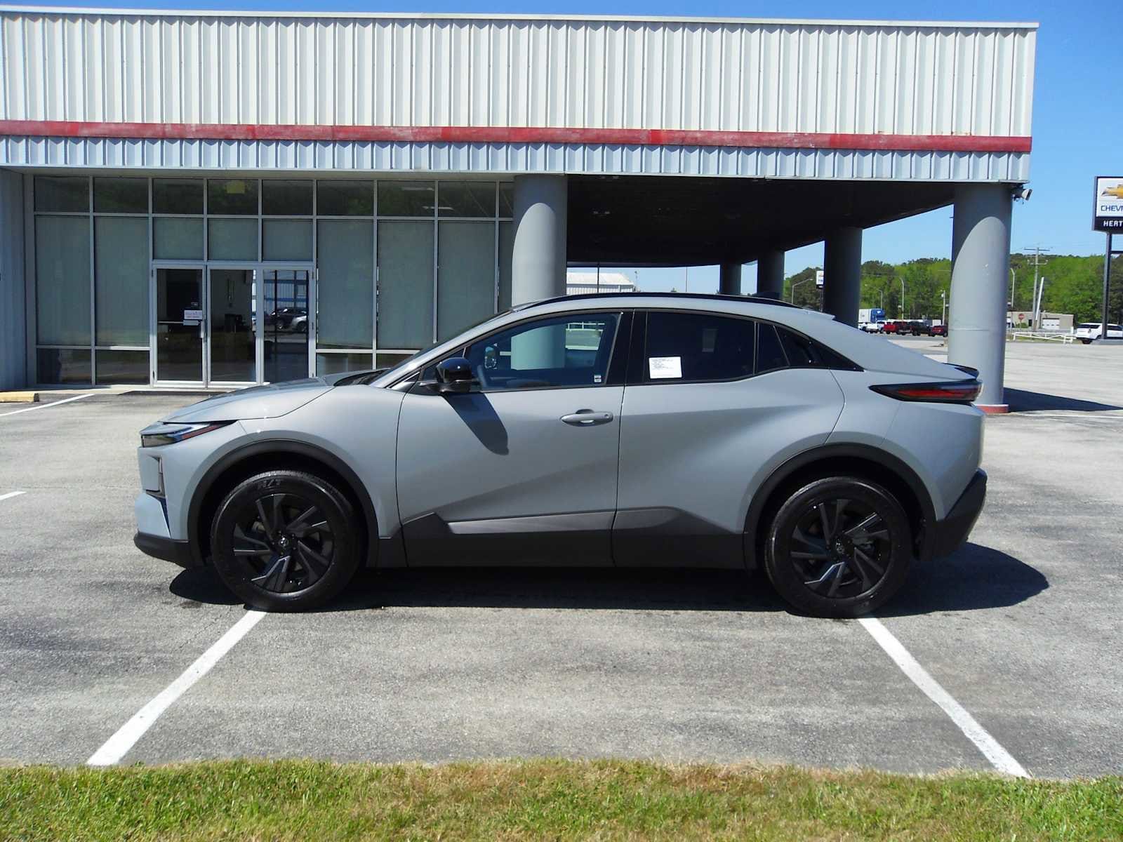 2026 Toyota C-HR SE - Photo 2