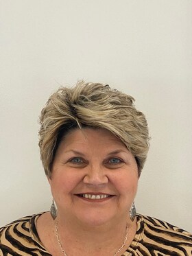 Staff member Dana Smith from ID_dbd0ffdf9da1