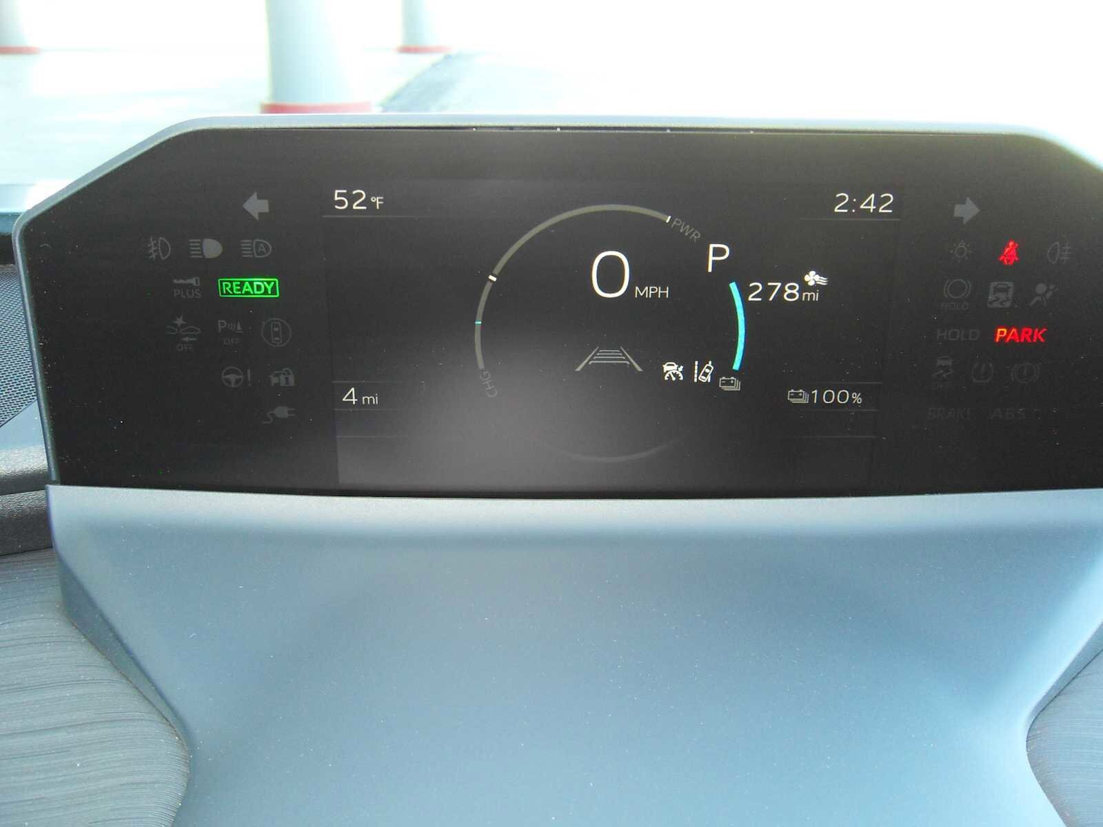 2026 Toyota C-HR SE - Photo 32
