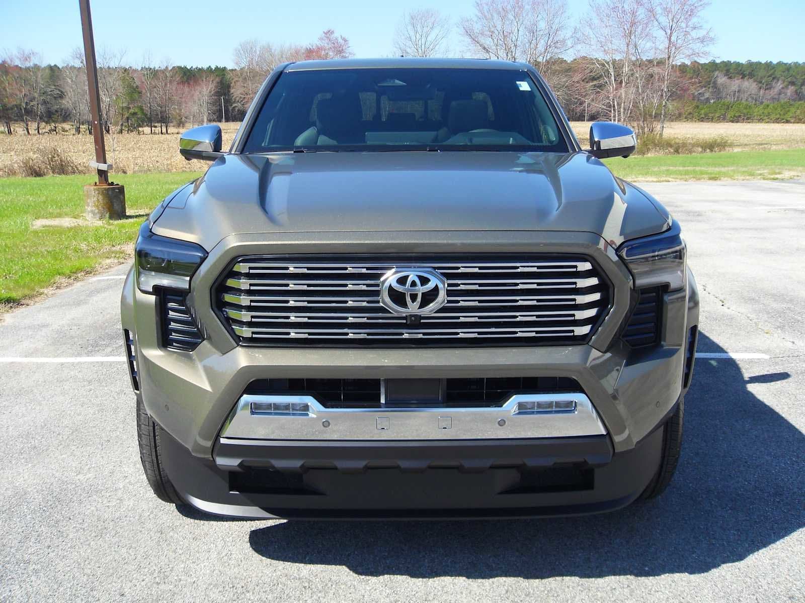 2026 Toyota Tacoma Limited - Photo 8