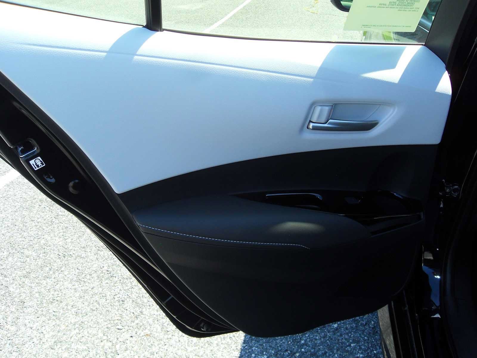 2026 Toyota Corolla Hatchback XSE - Photo 16