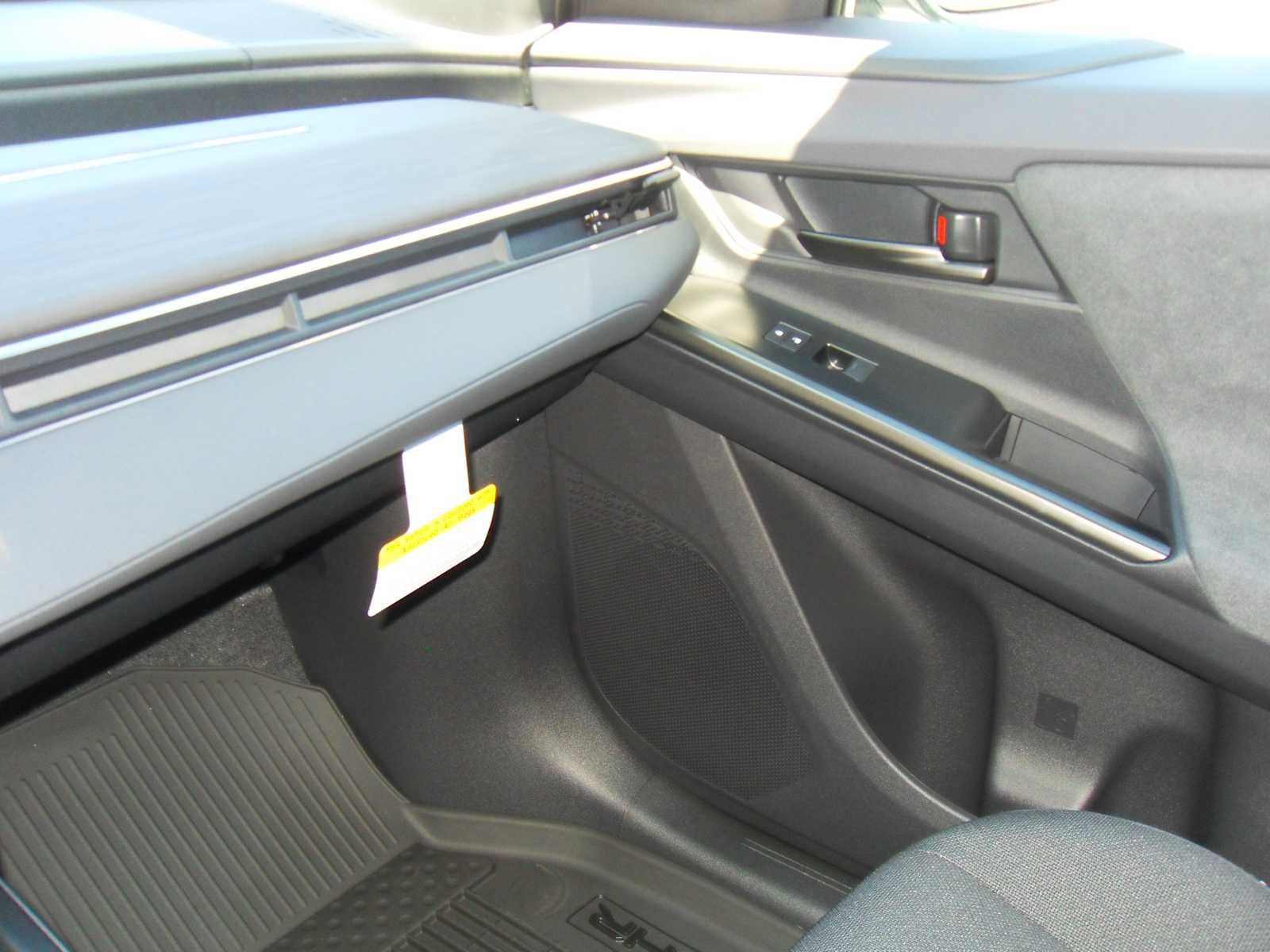 2026 Toyota C-HR SE - Photo 24