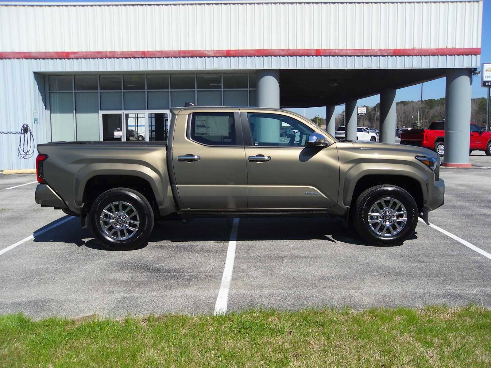 2026 Toyota Tacoma Limited - Photo 6