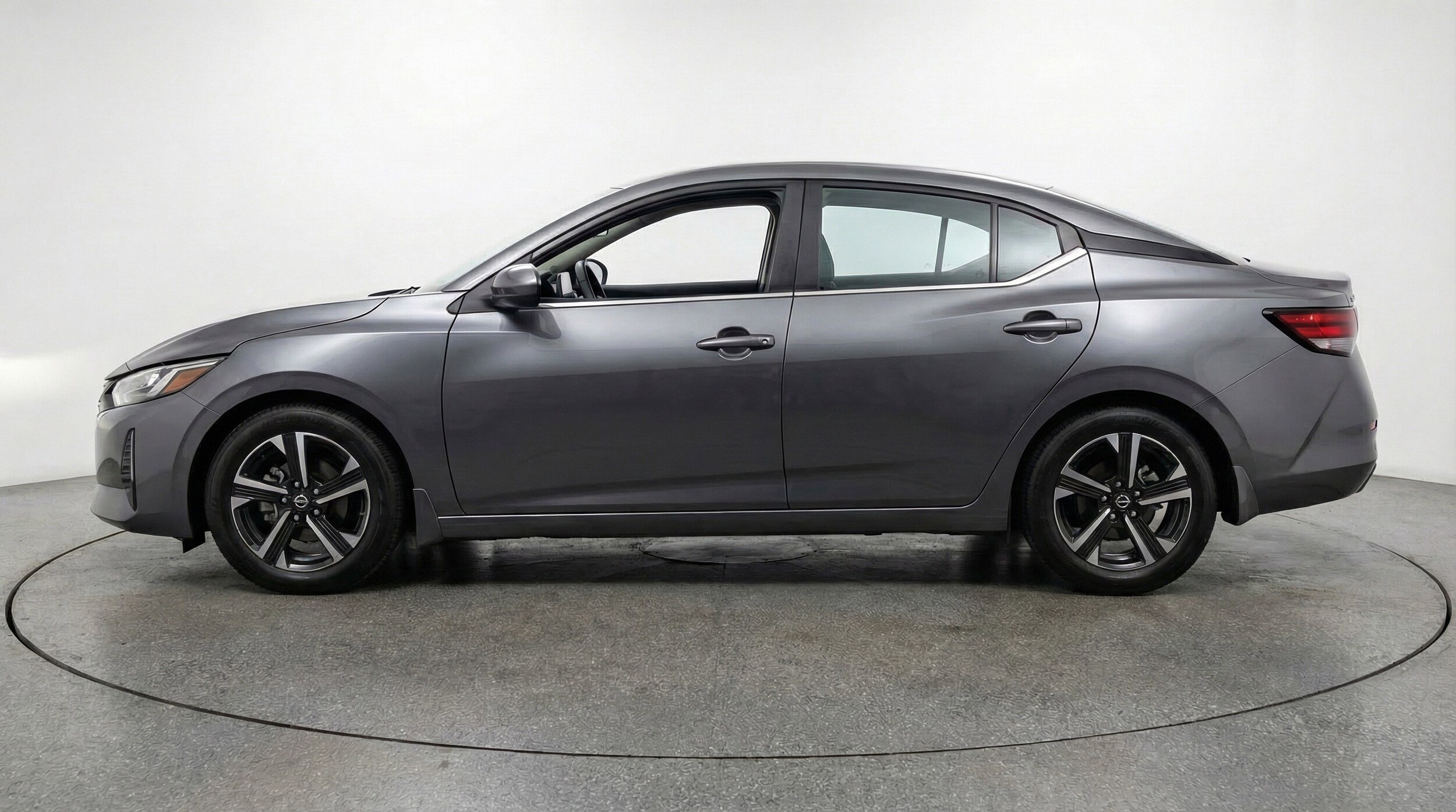 Thumbnail: 2025 Nissan Sentra - 5