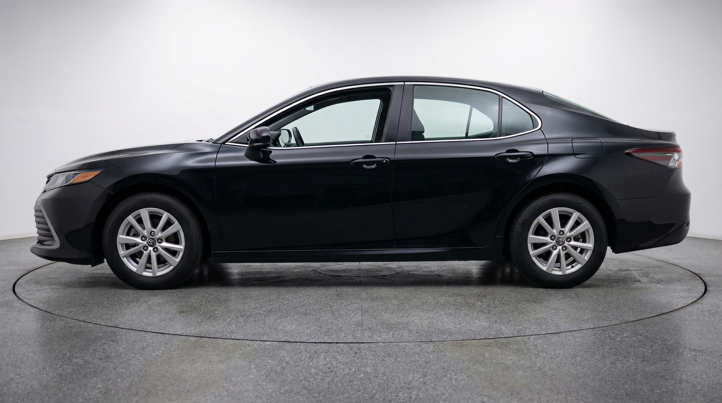 Thumbnail: 2025 Toyota Camry - 4