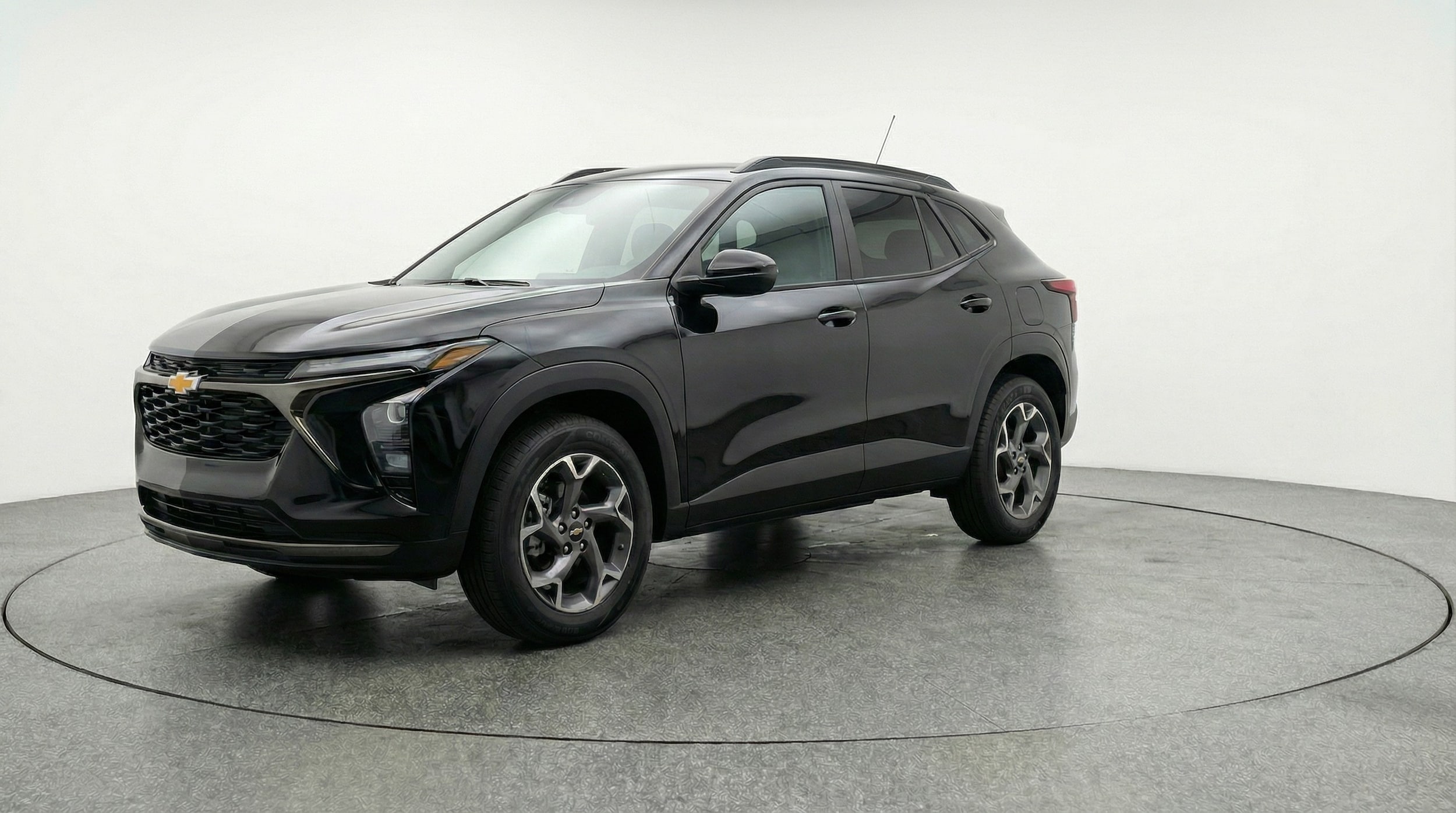 Thumbnail: 2025 Chevrolet Trax - 3