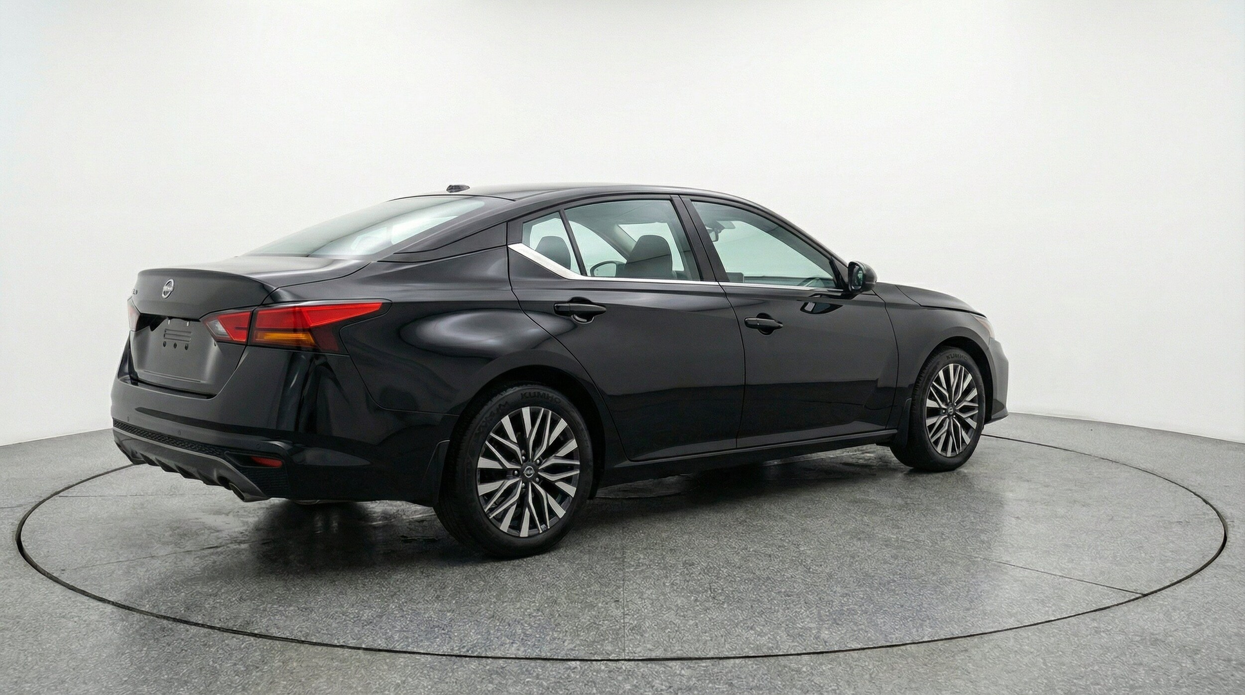 Thumbnail: 2025 Nissan Altima - 9
