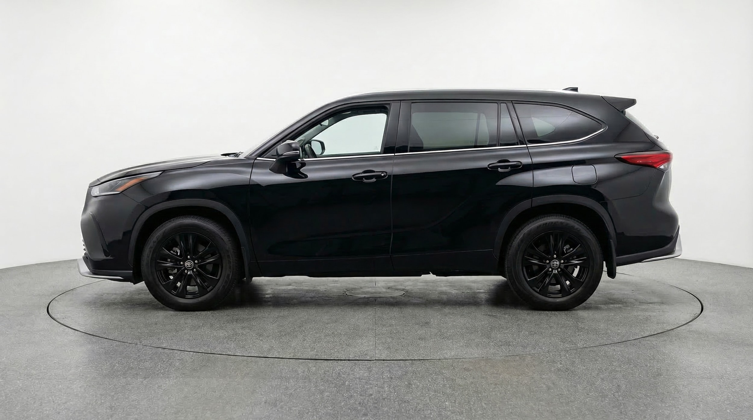 Thumbnail: 2025 Toyota Highlander - 4