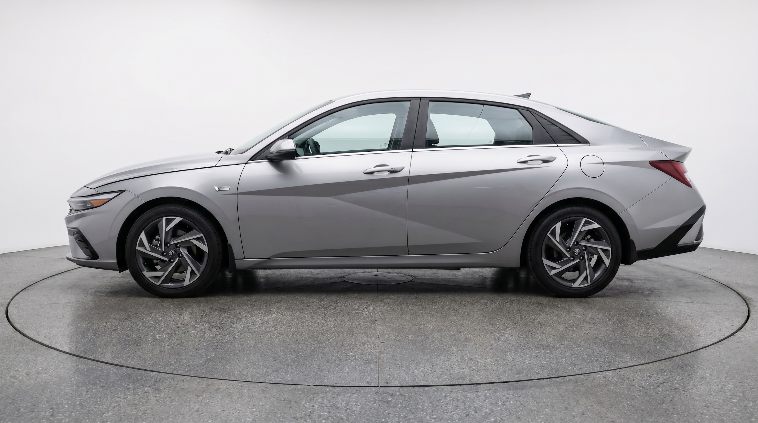 Thumbnail: 2025 Hyundai Elantra - 4