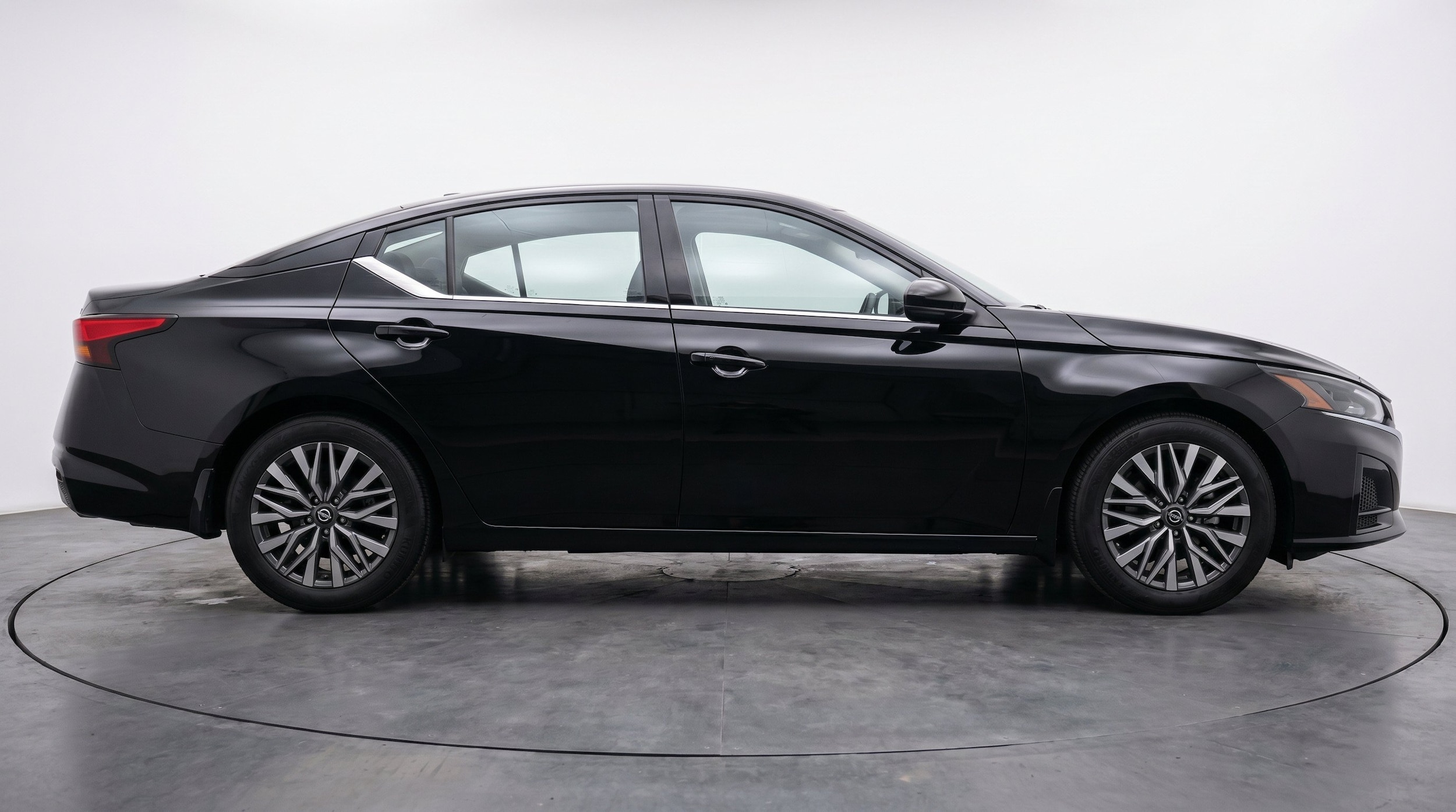Thumbnail: 2025 Nissan Altima - 10